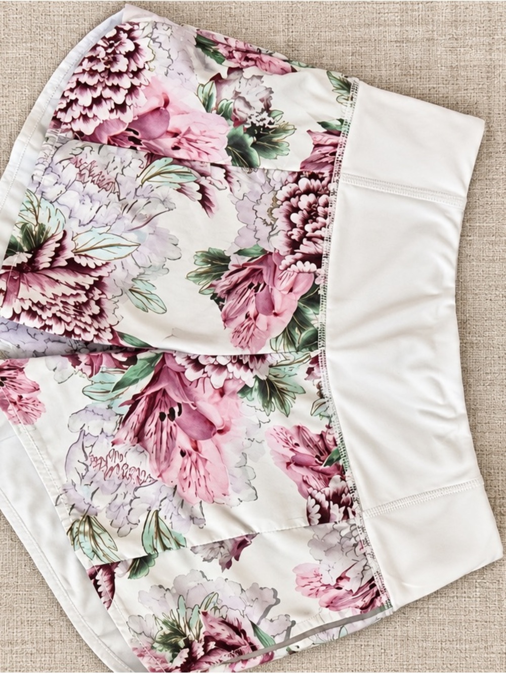 Athleta White Floral Print Skort with Pink Blooms